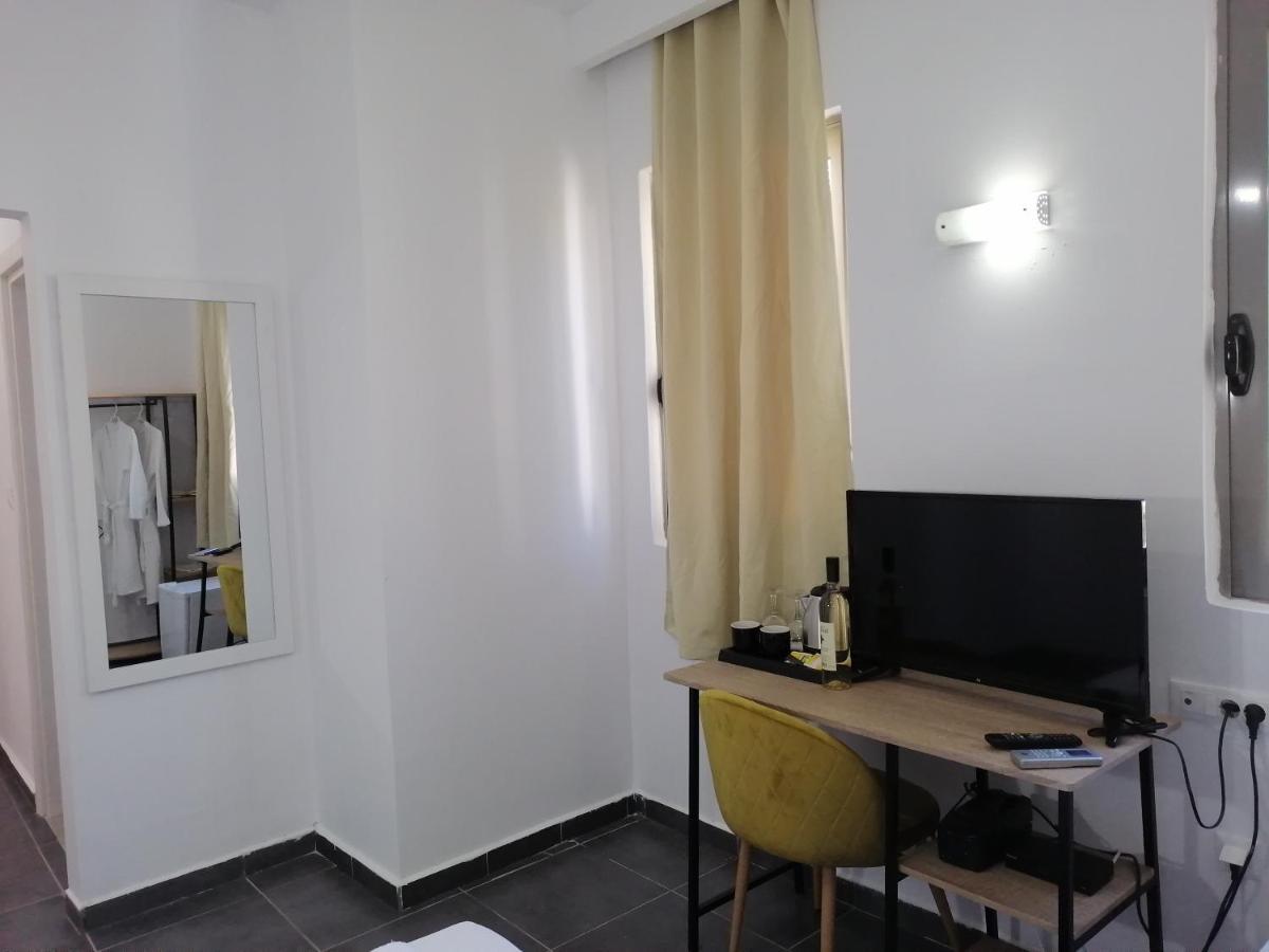 Mare By Delfinia (adults Only) Penzion